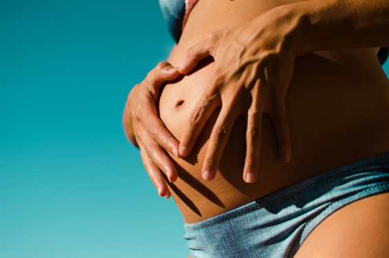 Dieta vegana en el embarazo: beneficios para madre y bebé y cómo hacerla correctamente