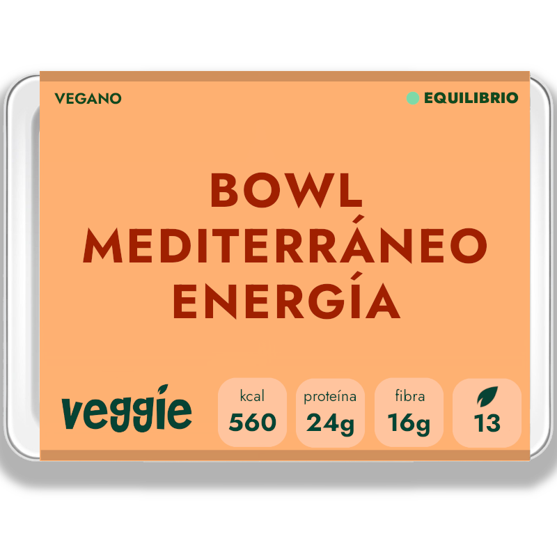 Bowl mediterráneo vegano — hummus de remolacha y tofu