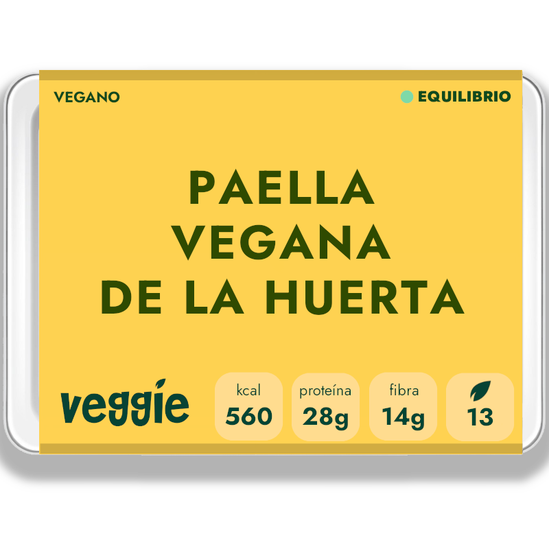 Paella vegana proteica — arroz, soja y verduras mediterráneas